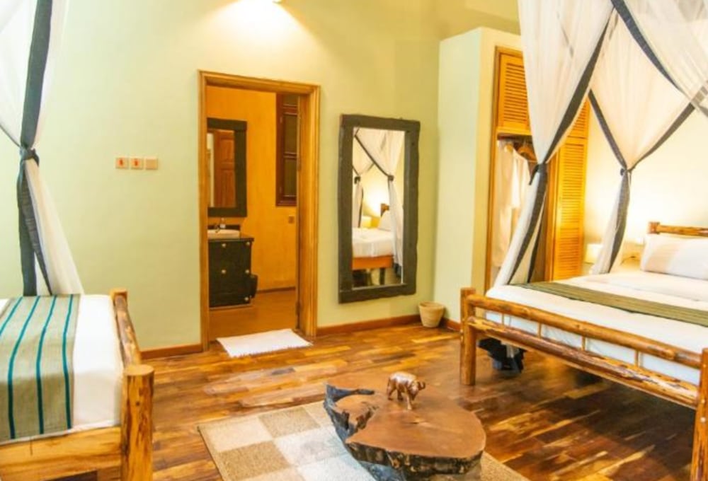 Buffalo Safari Lodge